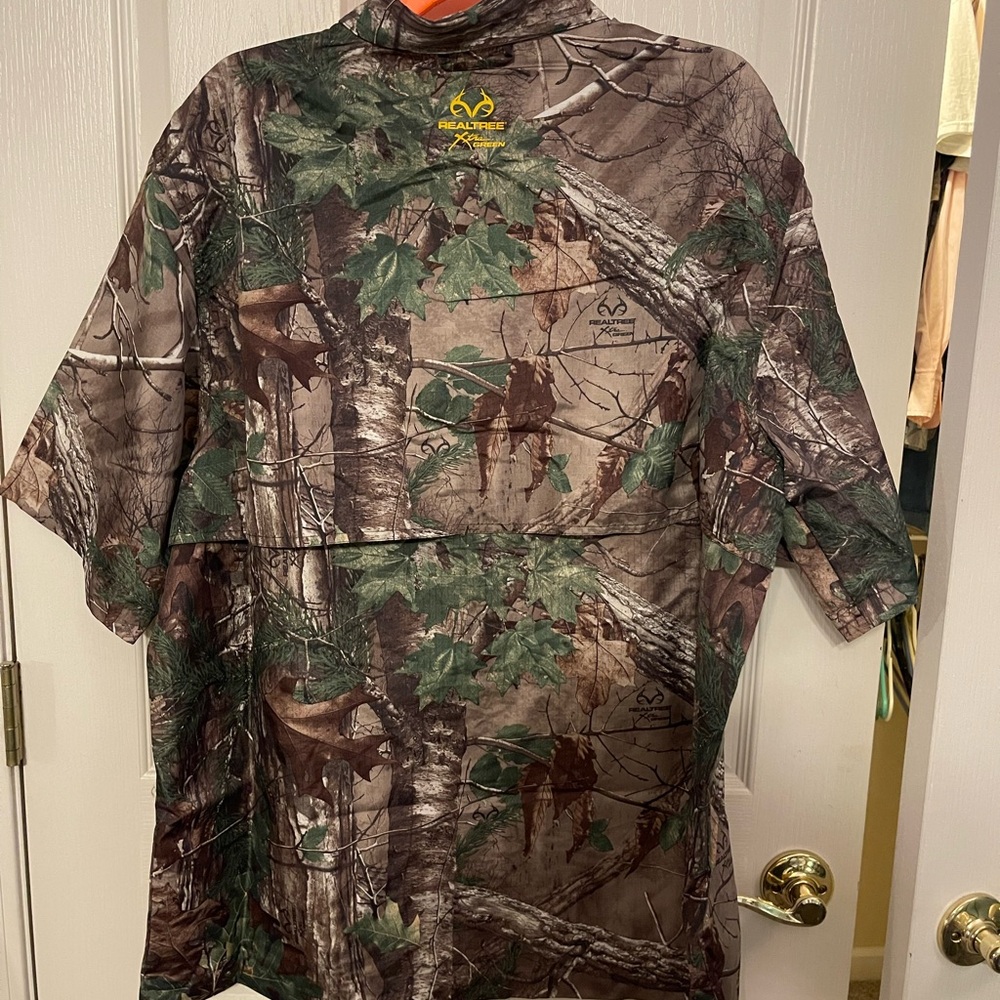 Realtree Men's Forest Camo Button Down Shirt - Picture 5 of 5